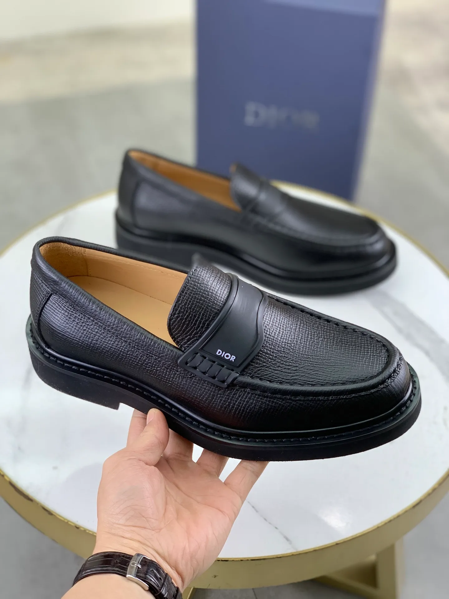 Factory price P800 💰Original quality, top version🔱 DIOR——Dior Men's business casual leather shoes, top quality products. 1:1 shipment ⬆️Luxurious and noble👞All imported original brand fabrics, just to create a more comfortable wearing experience, upper: original selected open edge beaded calfskin ➕Top imported water-dyed full cow lining, original light and comfortable foam outsole ✔️Number: 39-44 (38.45 can be customized)